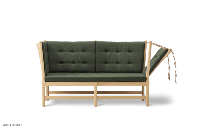 The Spoke-Back Sofa | Vidar Stoff