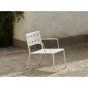 Balcony lounge armchair | HAY