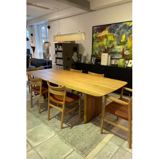 Ten spisebord med BM1/BM2 stole � samlet s�t