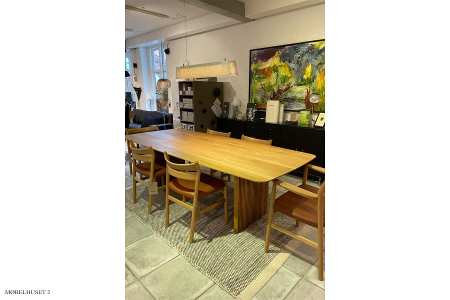 Ten spisebord med BM1/BM2 stole � samlet s�t