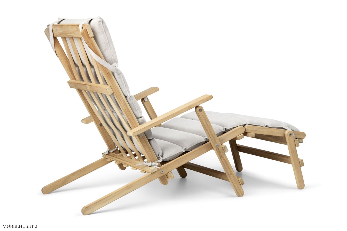 BM5565 Liegestuhl mit Fu�hocker und Kissen