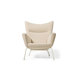 CH445 | Wing Chair | Sculptured Softness