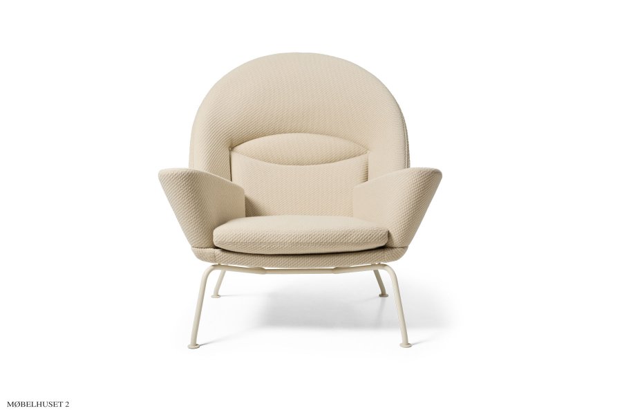 CH468 | Oculus Chair | Sculptured Softness