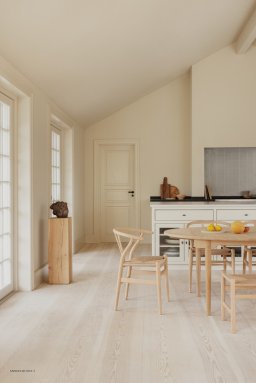CH337 | Spisebord I B�g