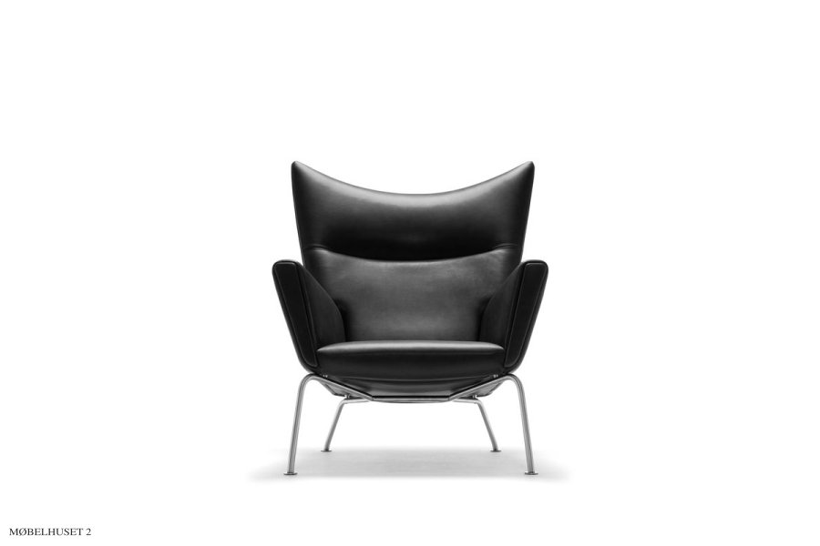 CH445 Wing Chair | Sort Thor lder 