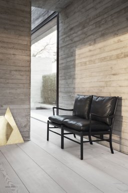 OW149-2 Colonial Sofa