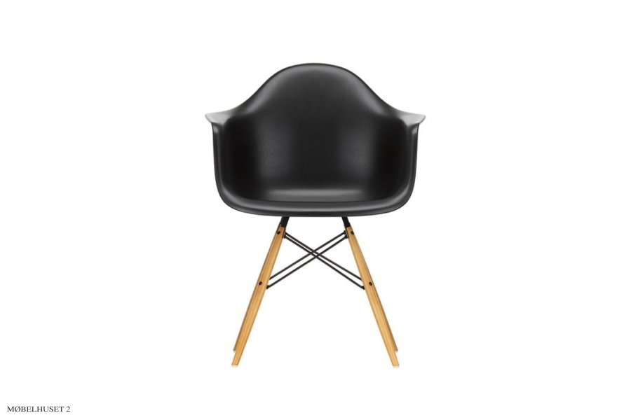 Eames Plastic Armchair (DAW)