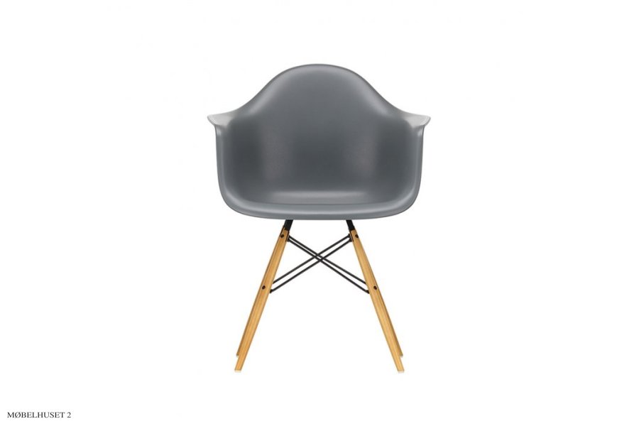 Eames Plastic Armchair (DAW) 