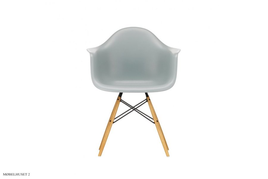 Eames Plastic Armchair (DAW) 