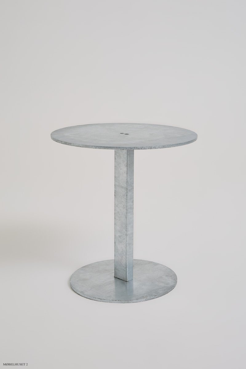 DO-03 DOTS SIDE TABLE