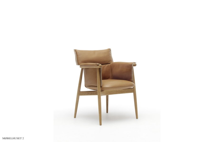 E005 Embrace armchair