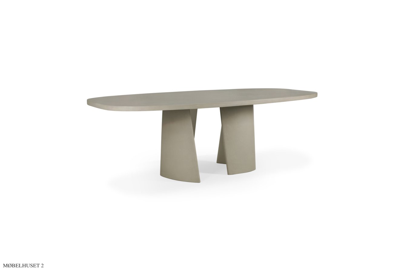 Canyon outdoor dining table