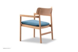 Post Lounge Chair