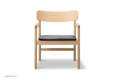 Post Lounge Chair