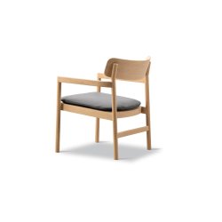 Post Lounge Chair