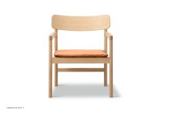 Post Lounge Chair