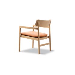 Post Lounge Chair