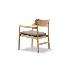 Post Lounge Chair