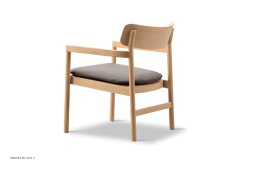Post Lounge Chair