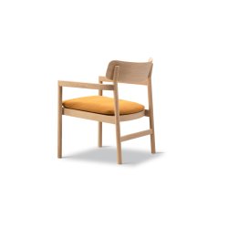 Post Lounge Chair