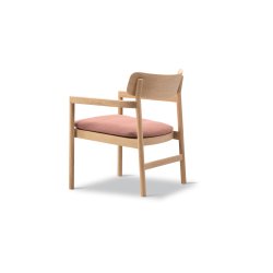 Post Lounge Chair