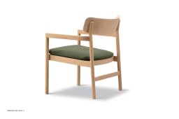 Post Lounge Chair