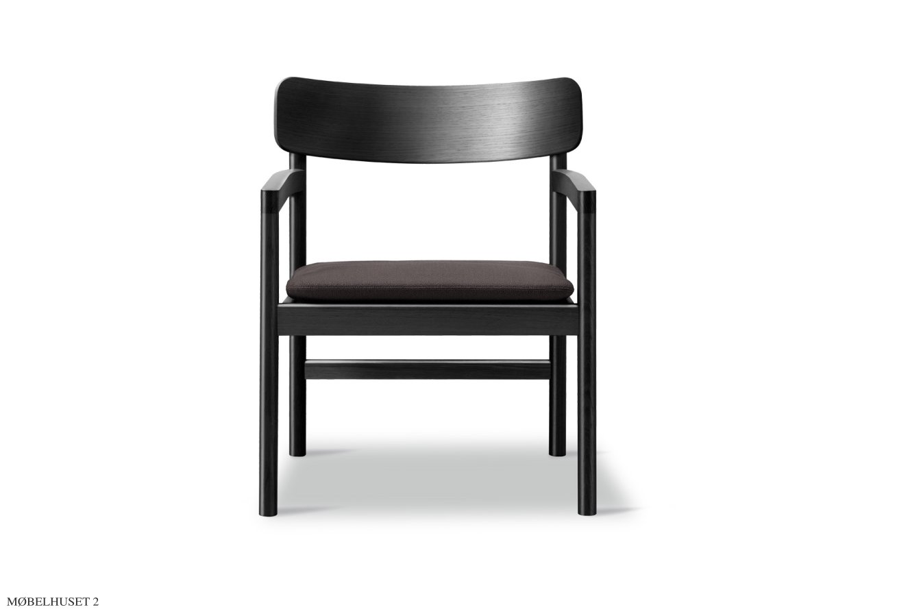 Post Lounge Chair