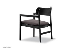 Post Lounge Chair