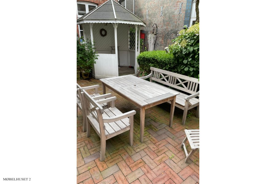Drachmann-Gartenset: 1 Tisch, 2 St�hle und 1 Bank � Ausstellungsmodell