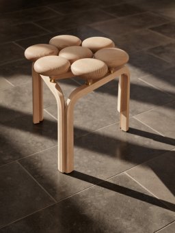JU01� Utzon Stool | Fritz Hansen