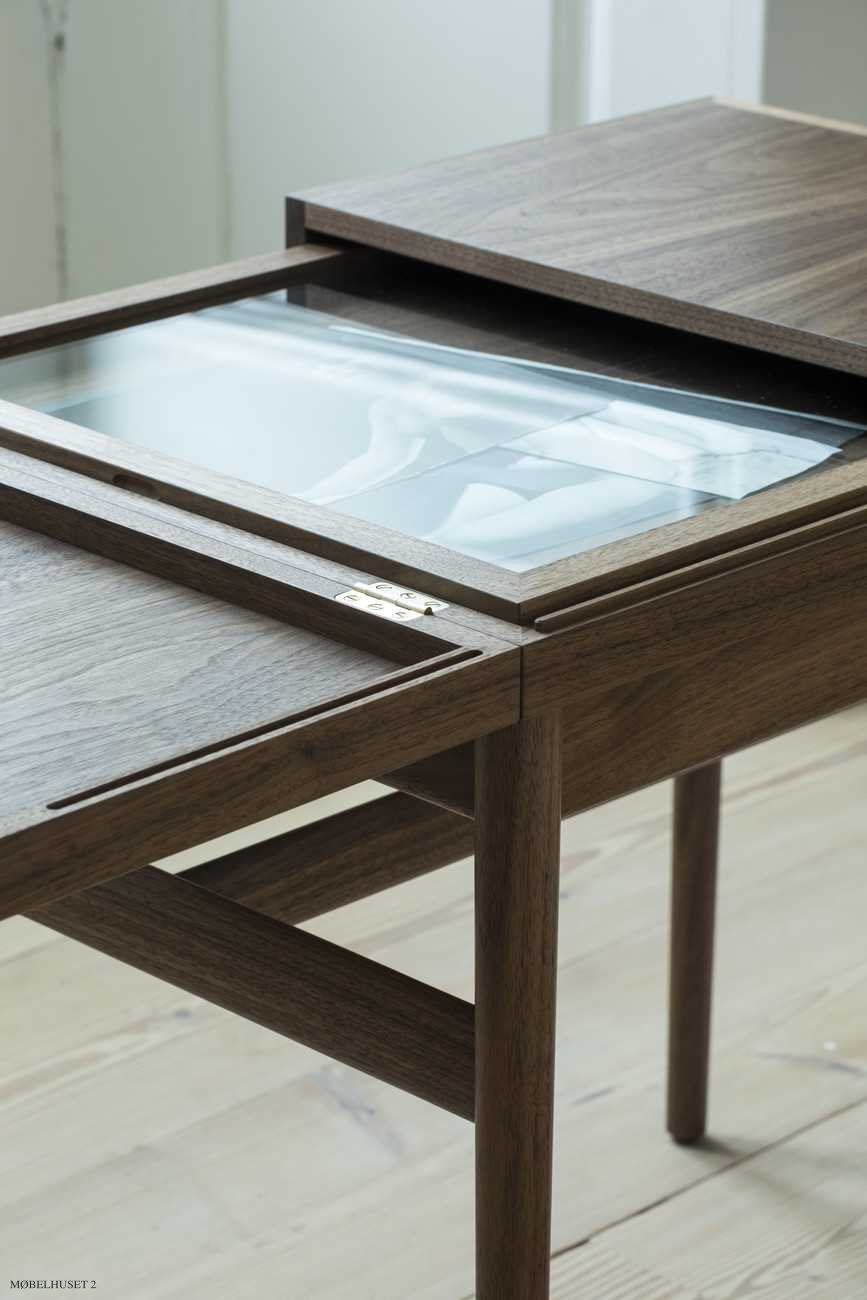 Tisch f�r Kunstsammler