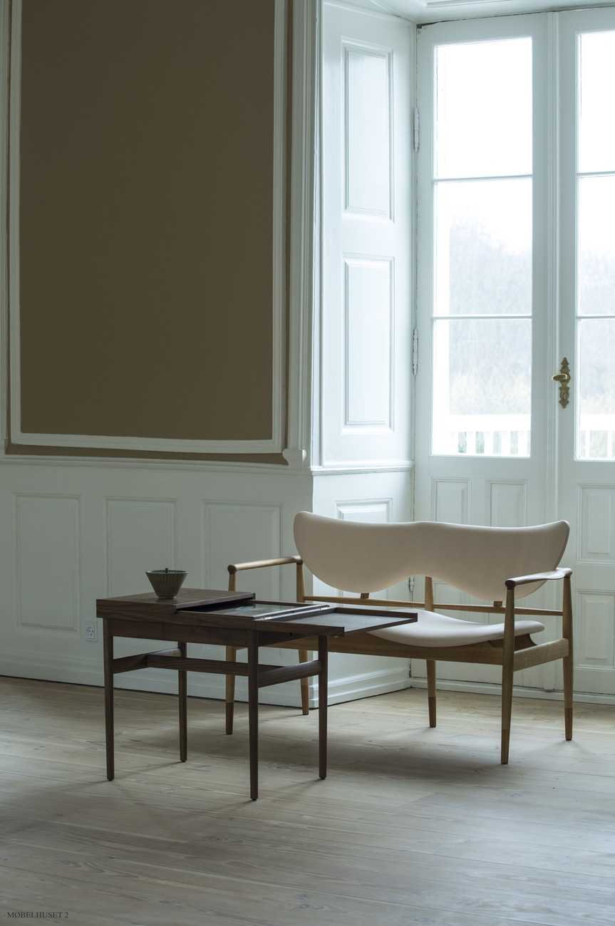 Tisch f�r Kunstsammler