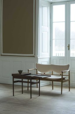 Tisch f�r Kunstsammler
