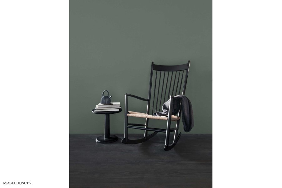 J16 Schaukelstuhl | Hans J. Wegner | Eiche schwarz lackiert