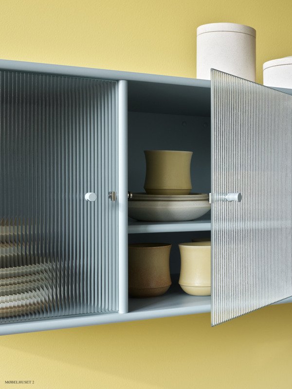 RIPPLE I Vitrine | Montana