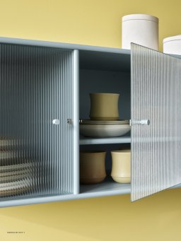 RIPPLE I Vitrine | Montana