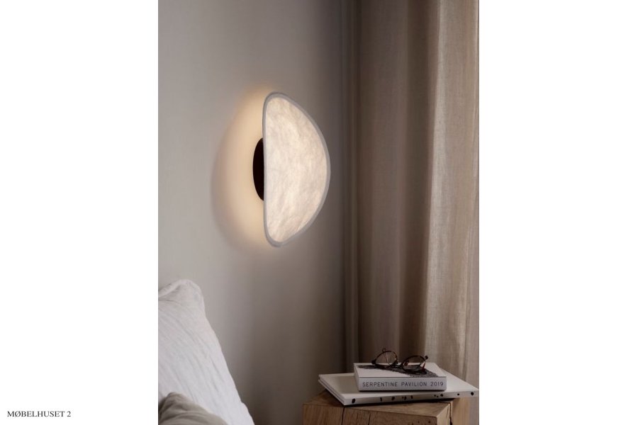 Tense Wall Lamp