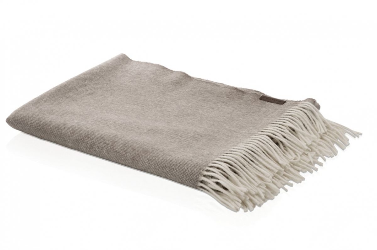 Lækkert Object Throw⎮Cashmere plaid fra Fritz Hansen⎮Møbelhuset 2