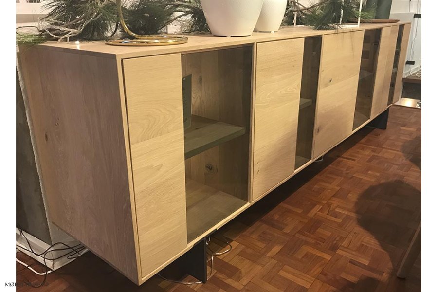 Sigma Schrank Wildeiche gelt | Ausstellungsmodell