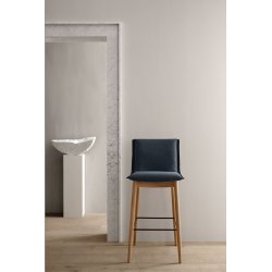 E006 Embrace Barstol