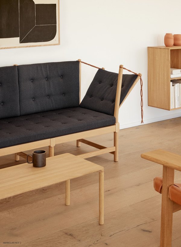 The Spoke-Back Sofa | Vidar Stoff