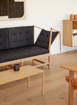 The Spoke-Back Sofa | Vidar Stoff