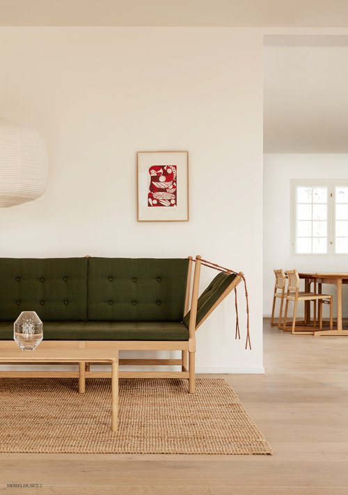 The Spoke-Back Sofa | Vidar Stoff