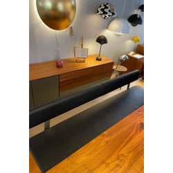 Spisebord Nox, 3x Spisebordstole Magnum og 1 x b�nk T7 - Udstillingsmodel