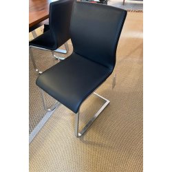 Spisebord Nox, 3x Spisebordstole Magnum og 1 x b�nk T7 - Udstillingsmodel