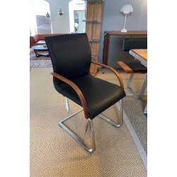 Spisebord Nox, 3x Spisebordstole Magnum og 1 x b�nk T7 - Udstillingsmodel
