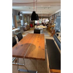 Spisebord Nox, 3x Spisebordstole Magnum og 1 x b�nk T7 - Udstillingsmodel