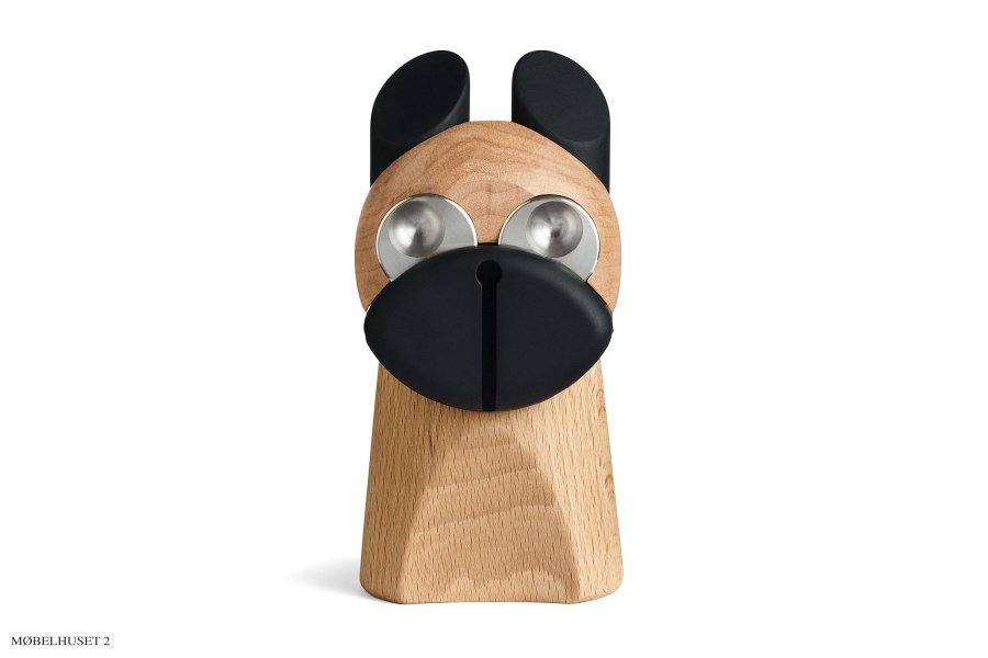 Der Hund, Augen aus Edelstahl