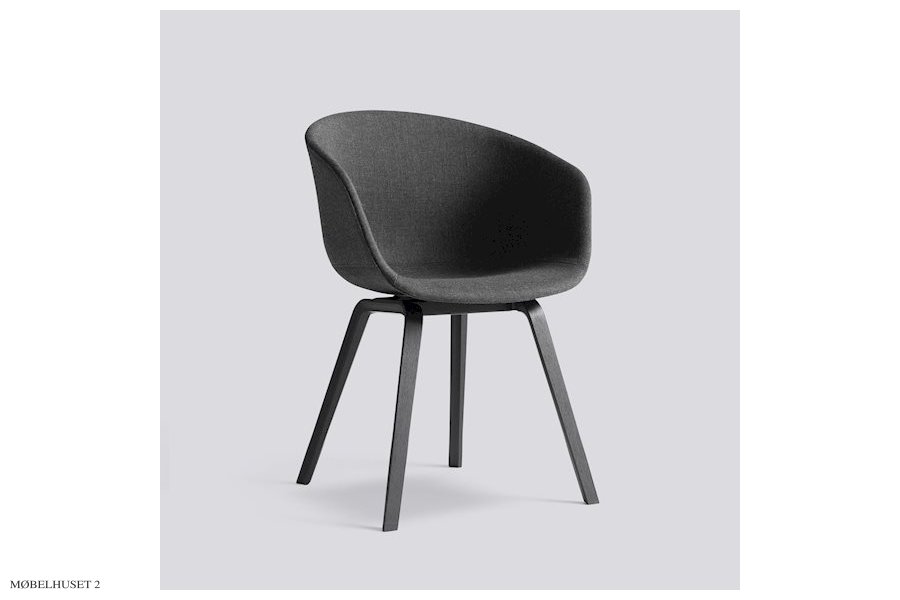 About a chair | AAC 23 Remix 163 Eg sortbejdset