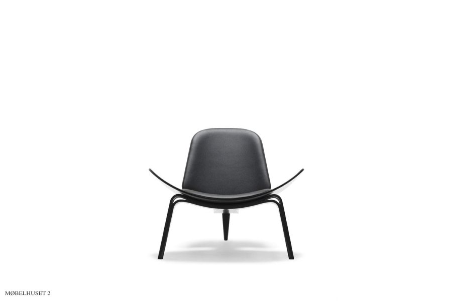 Hans J. Wegner Sessel CH07 | Eiche schwarzlackiert und Thor Leder Schwarz